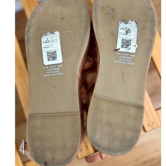 ASOS DESIGN Wide Fit Taurus strappy flatform sandals in beige - Picture 4 of 4